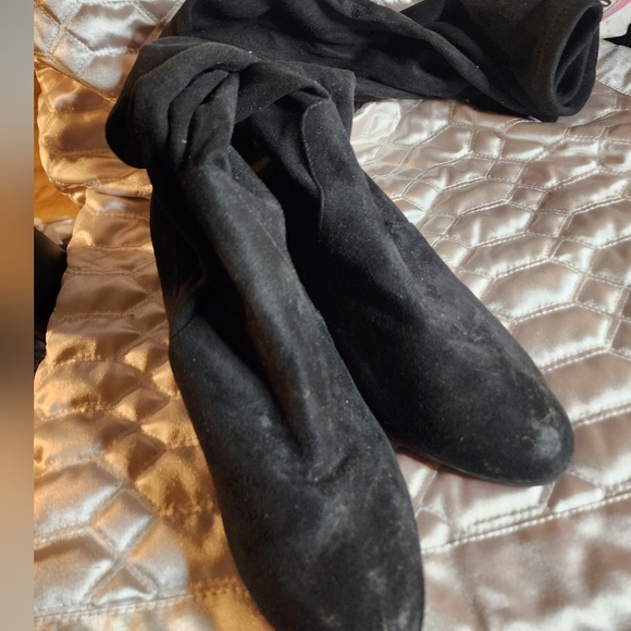 STEVE MADDEN ISAAC OVER THE KNEE BOOT.  Sz 7.